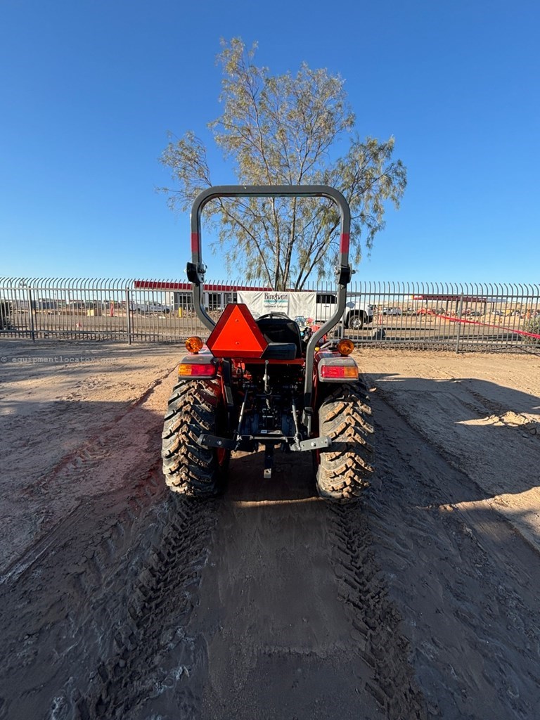 2024 Kubota L3302 Image 3