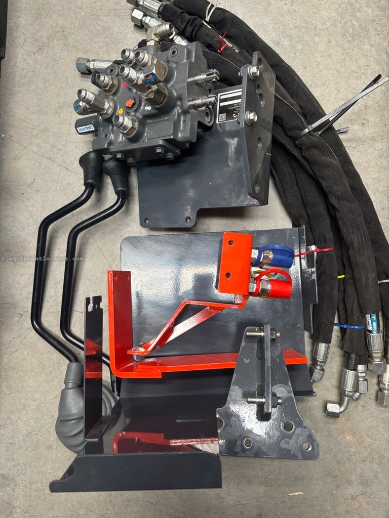 2023 Kubota M6902 Image 2