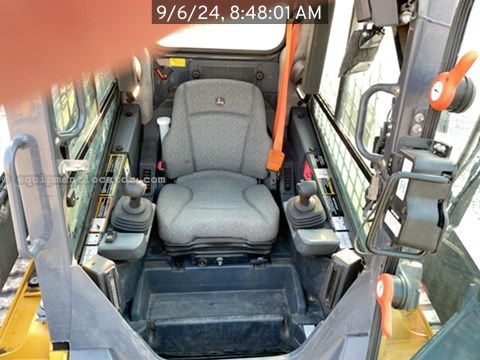 2021 John Deere 333G Image 12