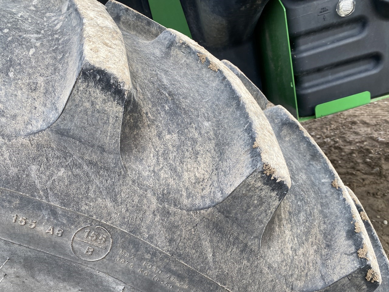 2019 John Deere W235 Image 10