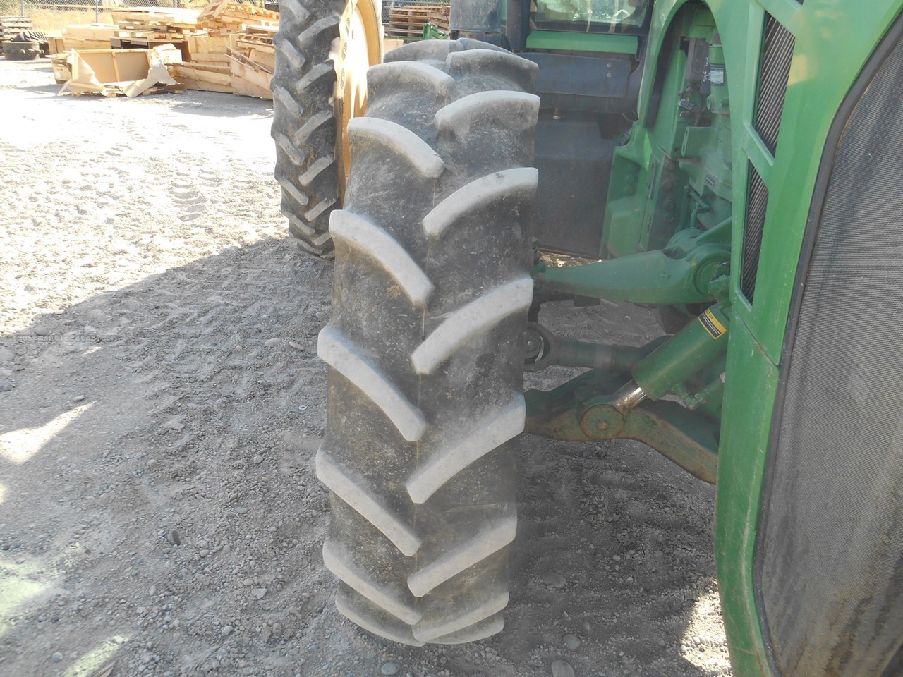 2010 John Deere 8295R Image 10