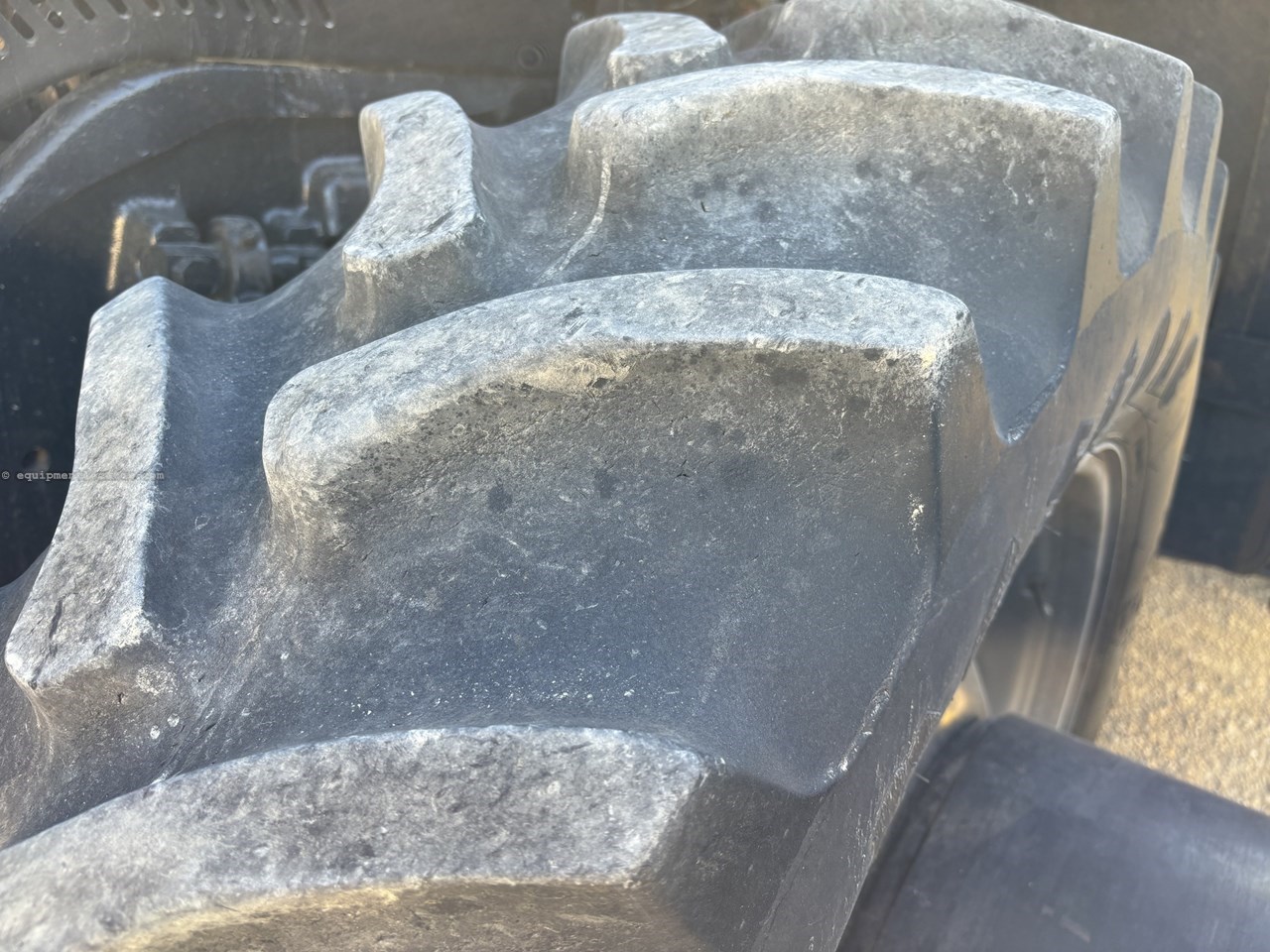 2018 Case IH 340 Image 4