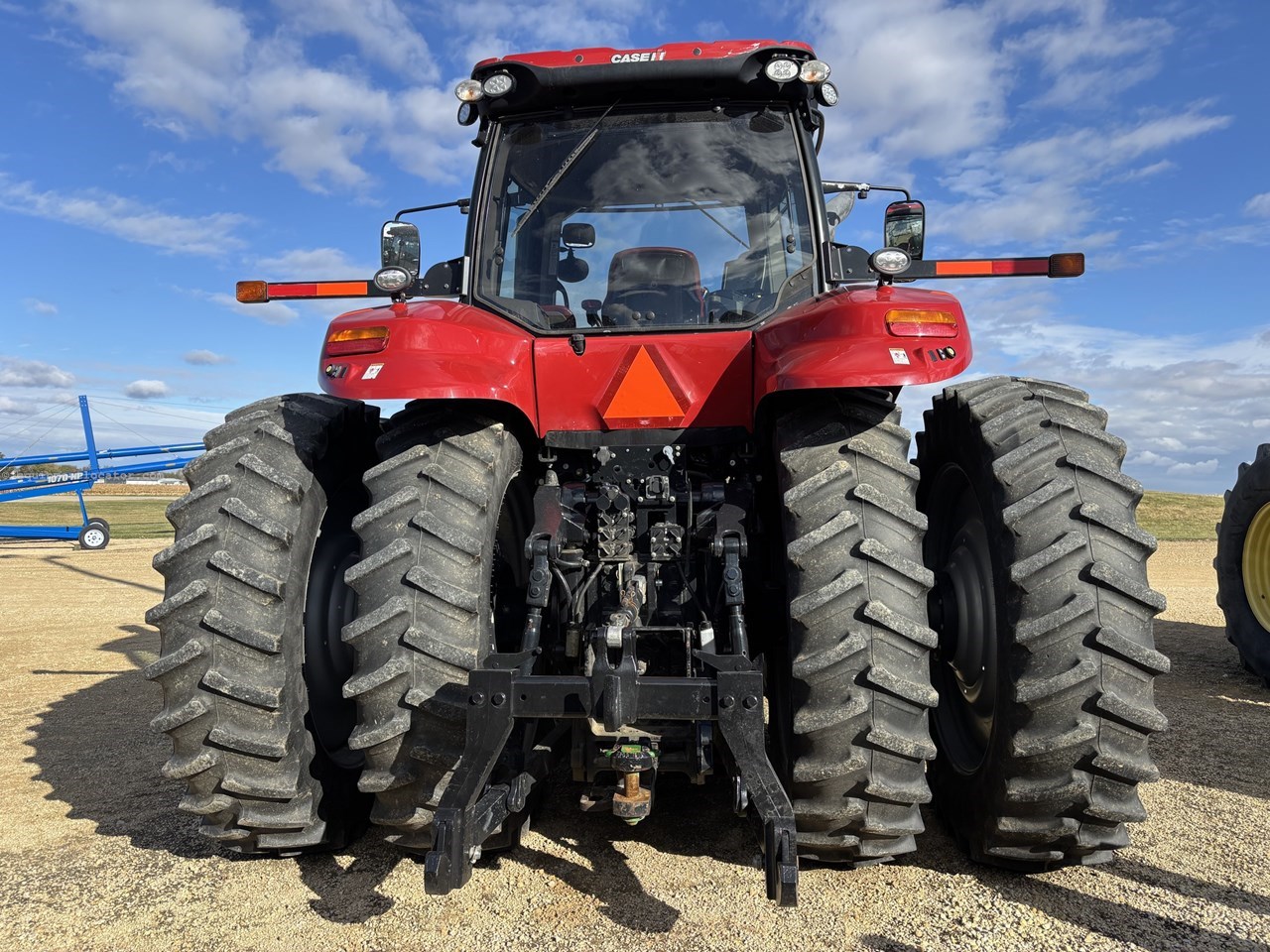 2018 Case IH 340 Image 15