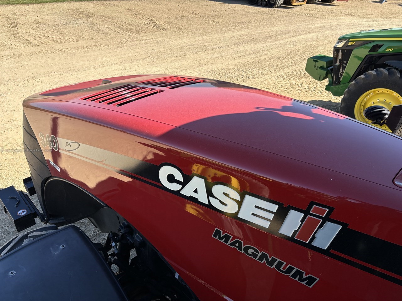 2018 Case IH 340 Image 31