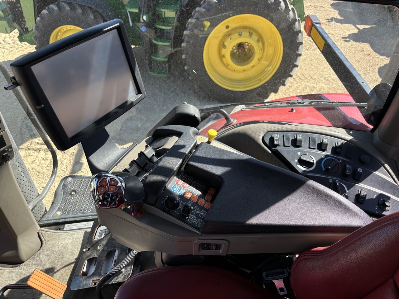 2018 Case IH 340 Image 35