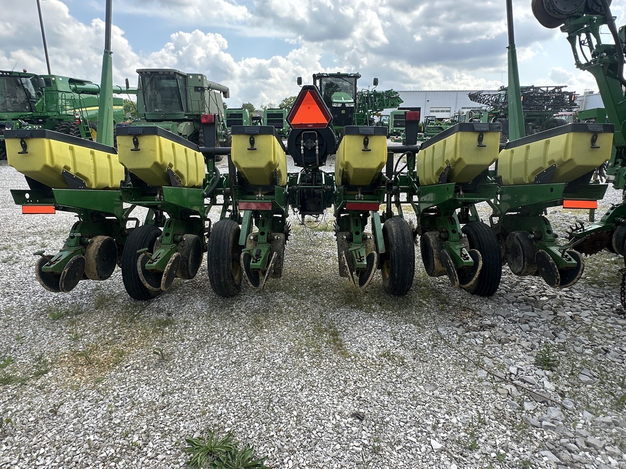 2003 John Deere 1750 Image 10