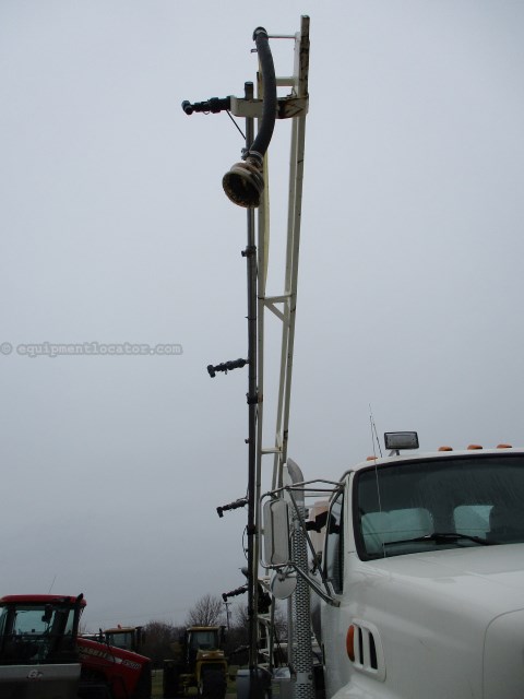 1998 Ford 1600L Image 10