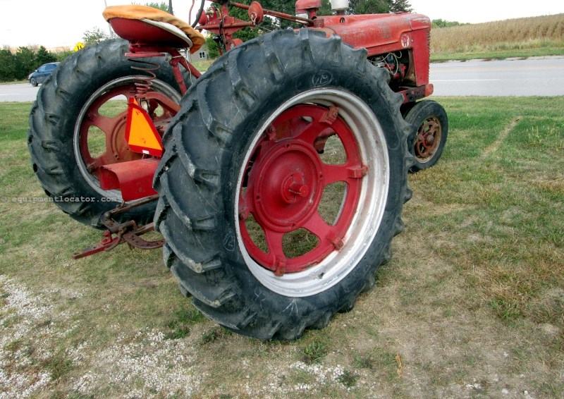 1953 I.H.C. Super H Image 10