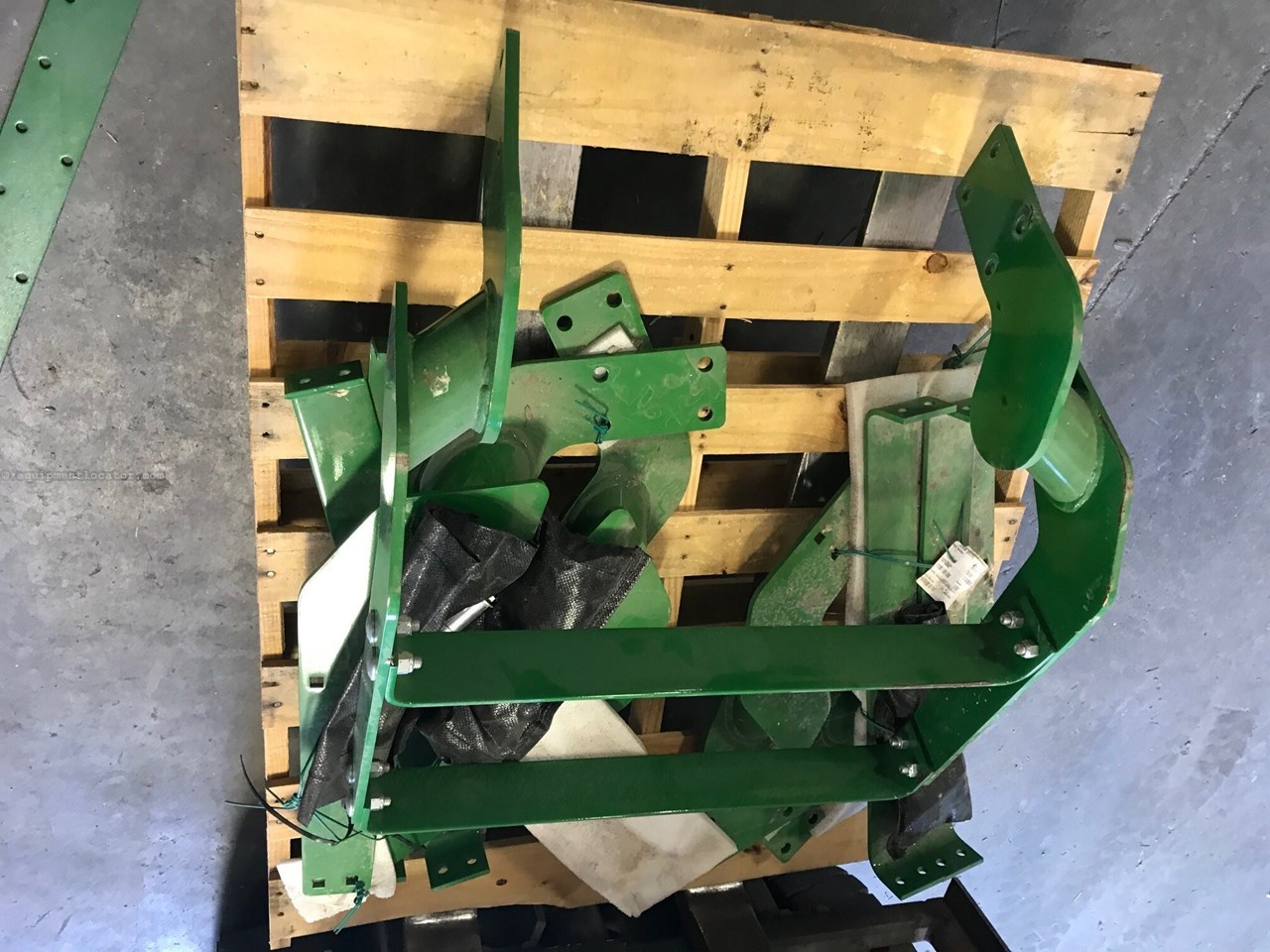 John Deere BXX10026 new hood guard - 5E/520M Image 5