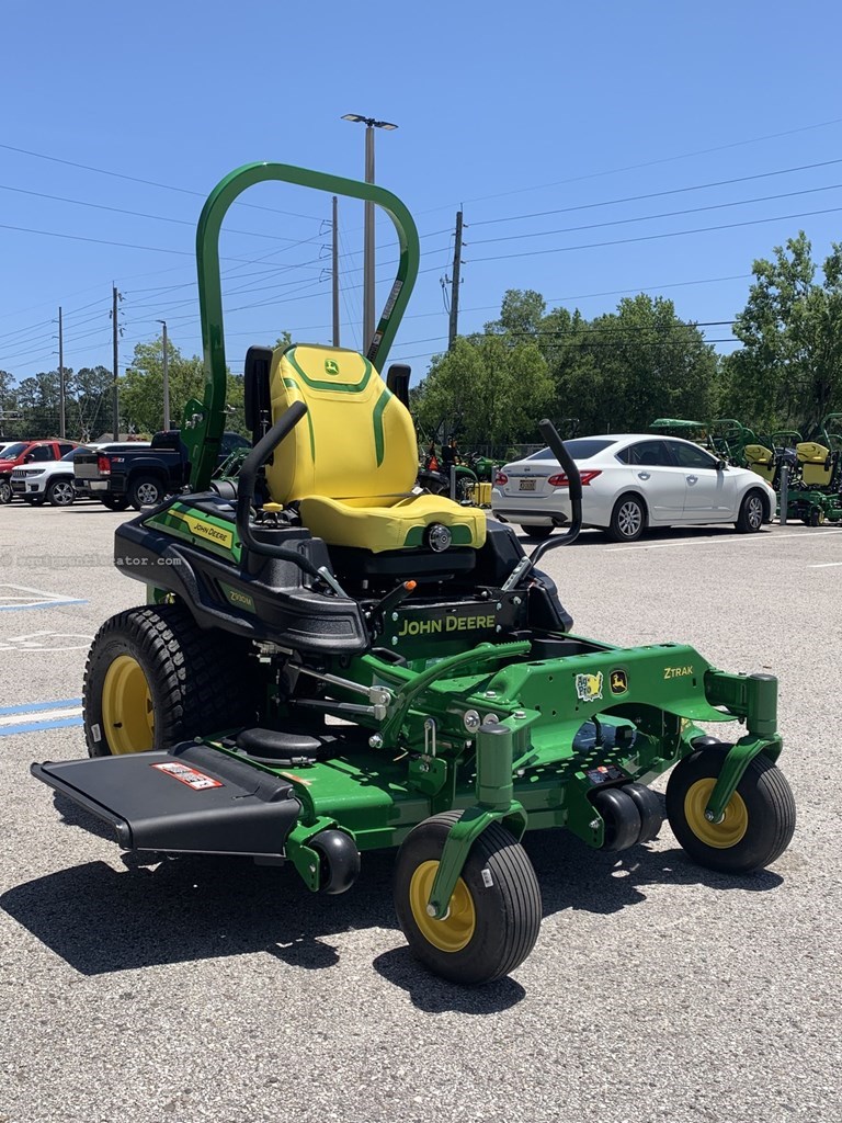 2025 John Deere Z930M 54" Image 1
