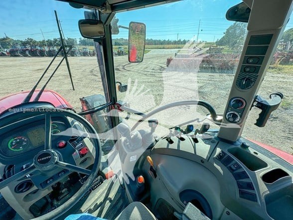 2022 Case IH FARMALL 140A Image 10