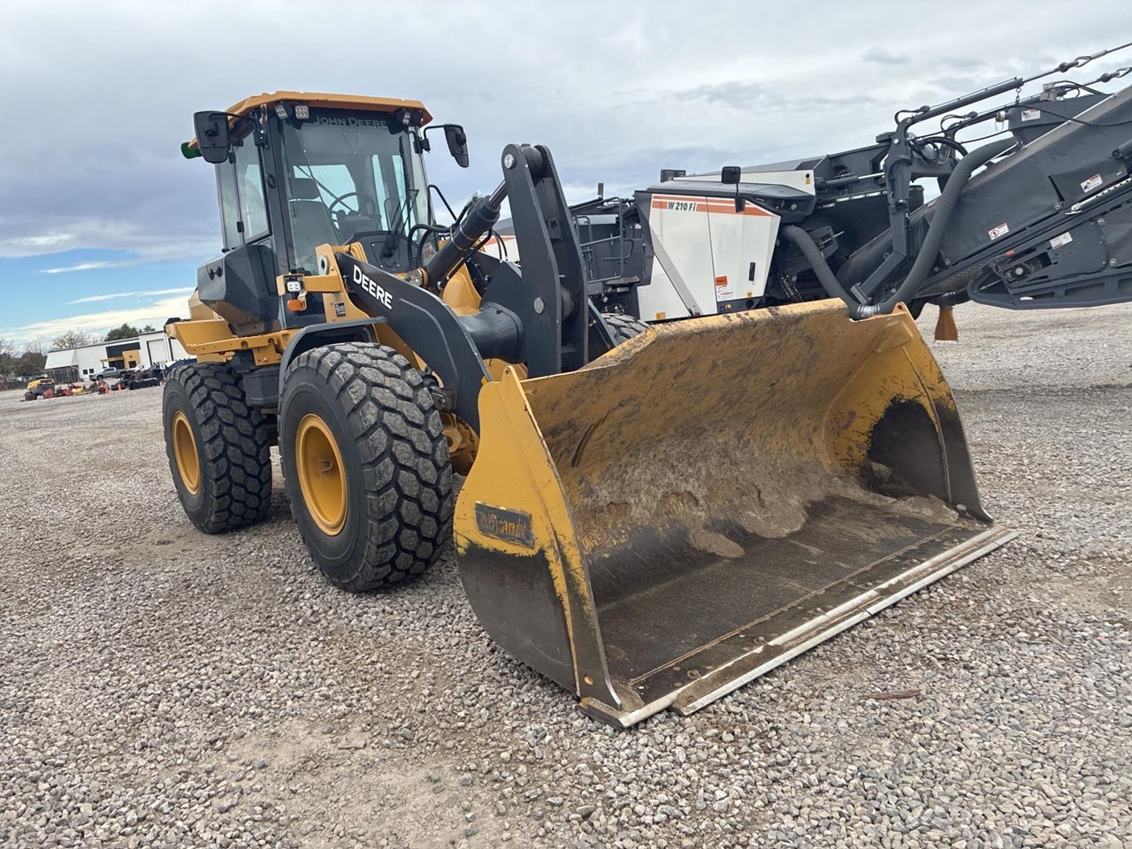 2023 John Deere 524 P Image 2