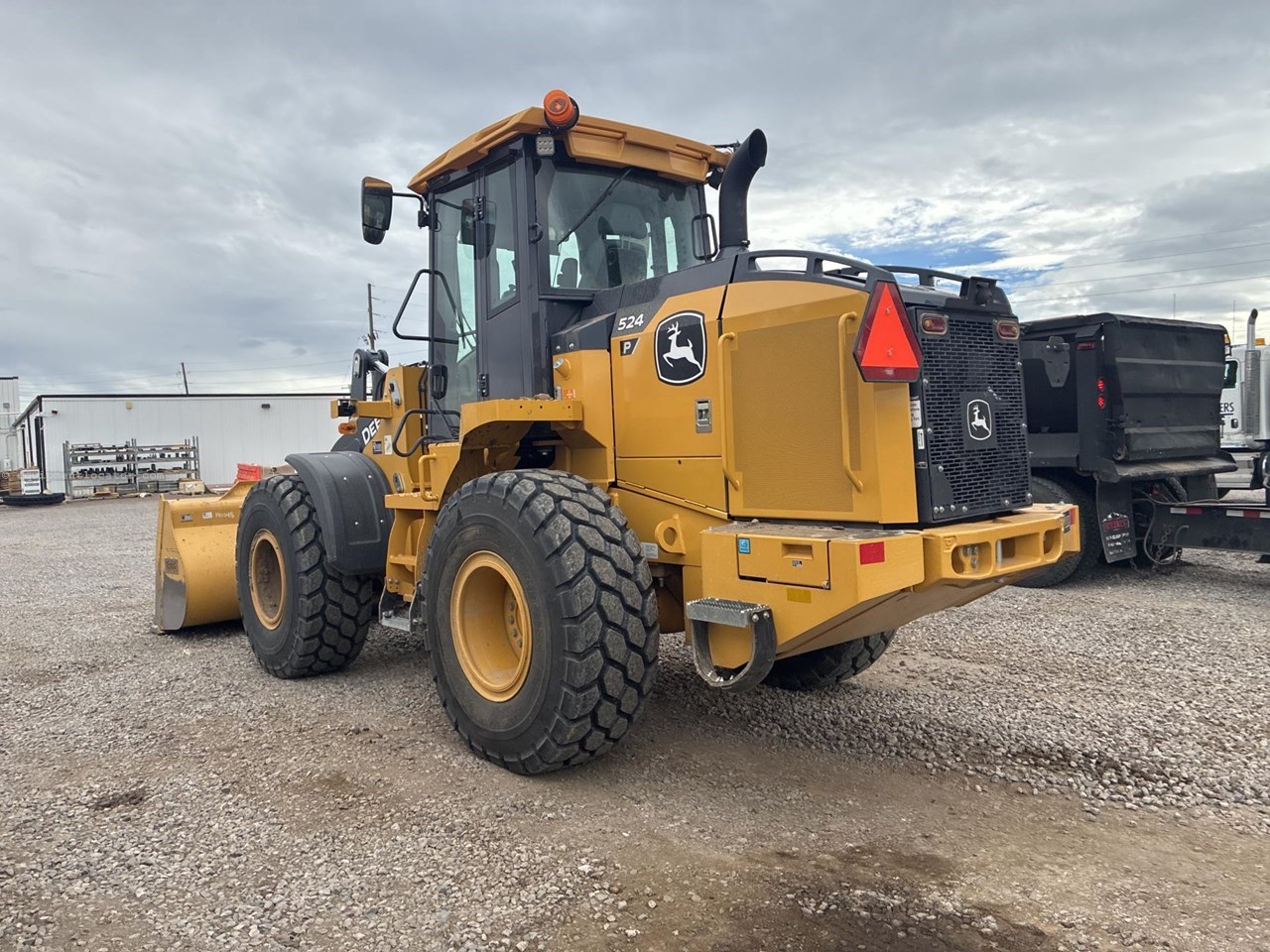 2023 John Deere 524 P Image 4