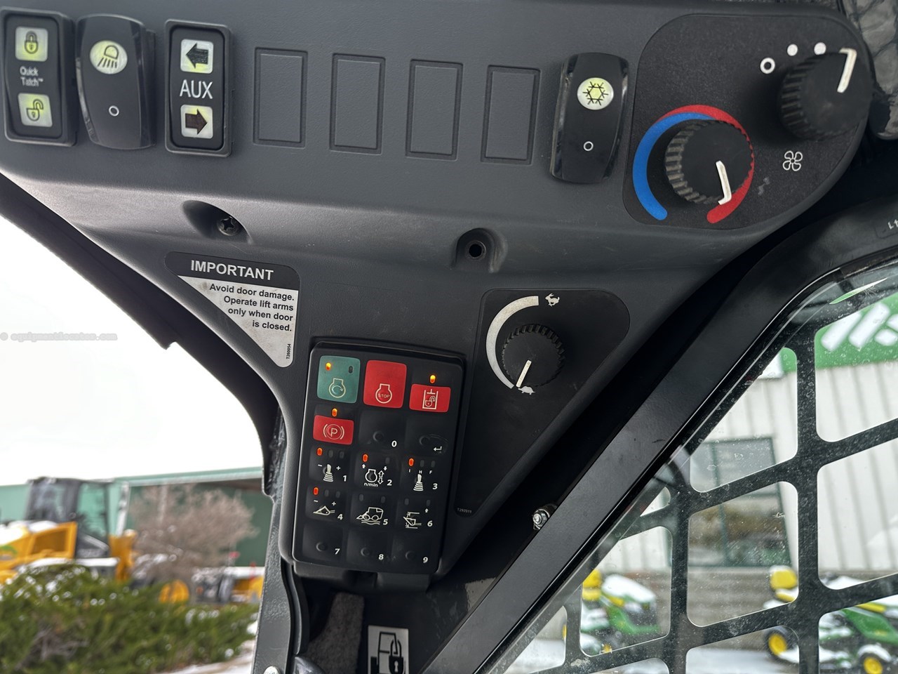 2023 John Deere 325G Image 10