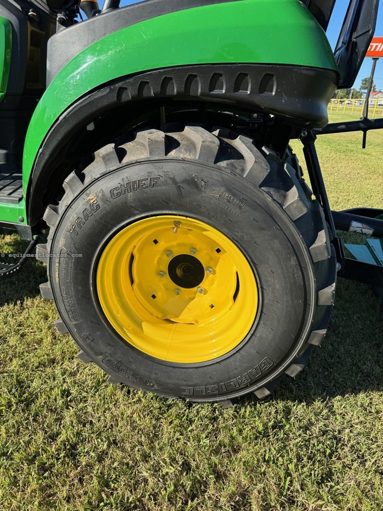 2023 John Deere 2025R Image 10
