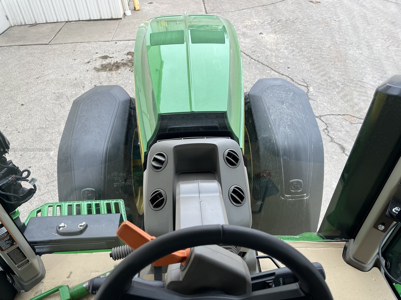 2024 John Deere 8R 370 Image 10
