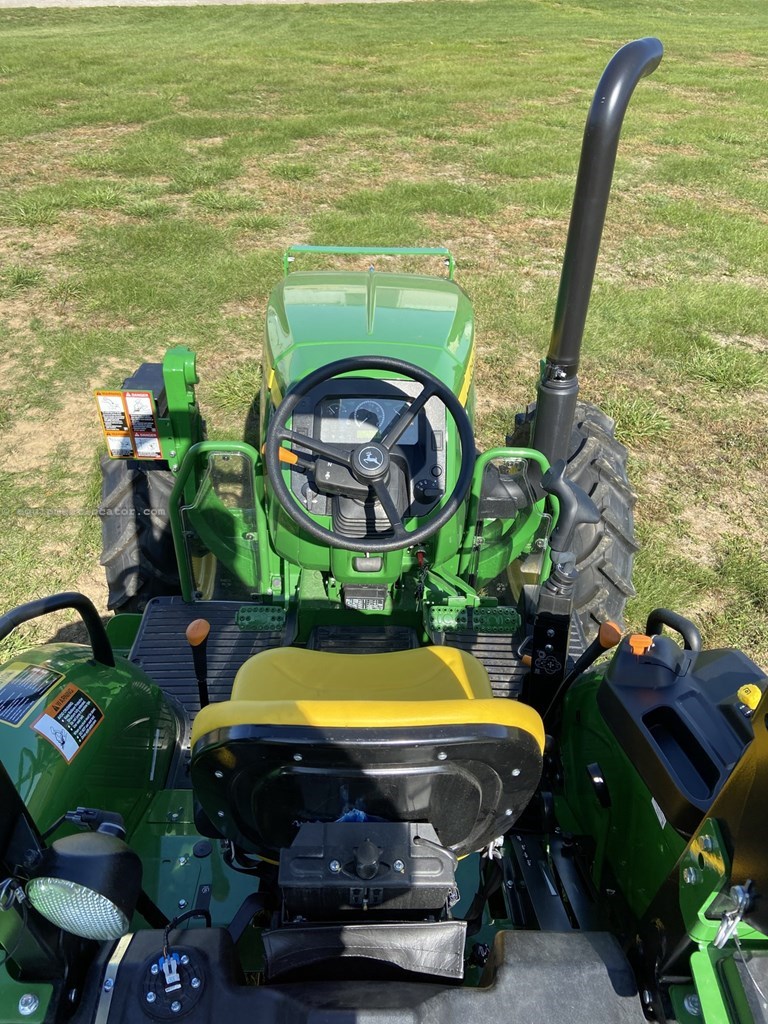 2025 John Deere 5067E Image 10