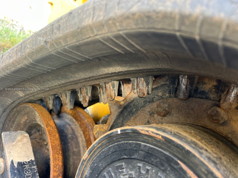 2013 Deere 333E Image 10