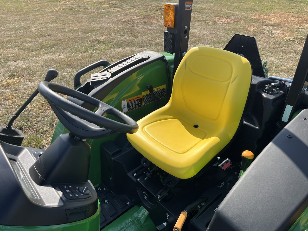 2024 John Deere 4066M Image 10