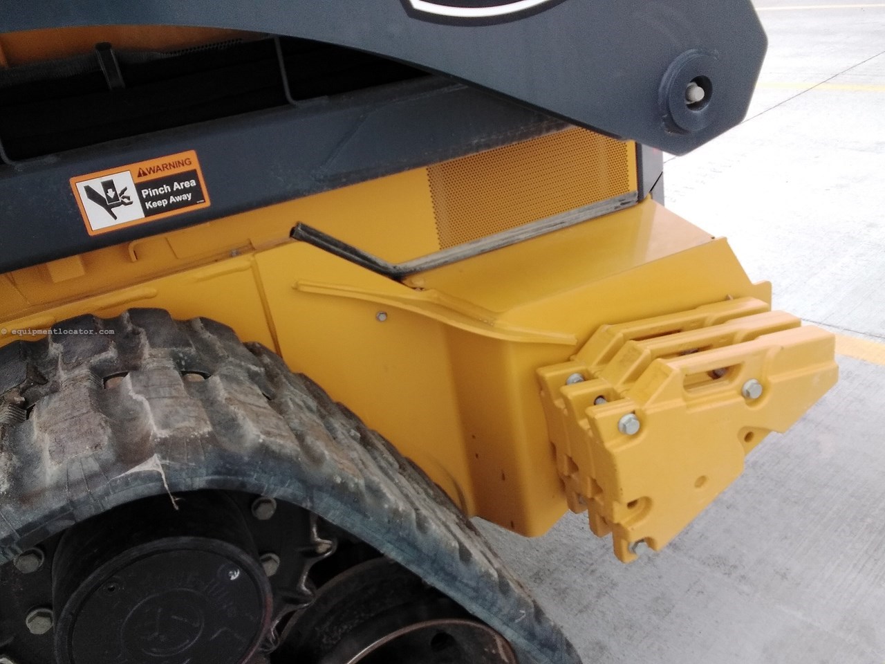 2023 John Deere 333G Image 10