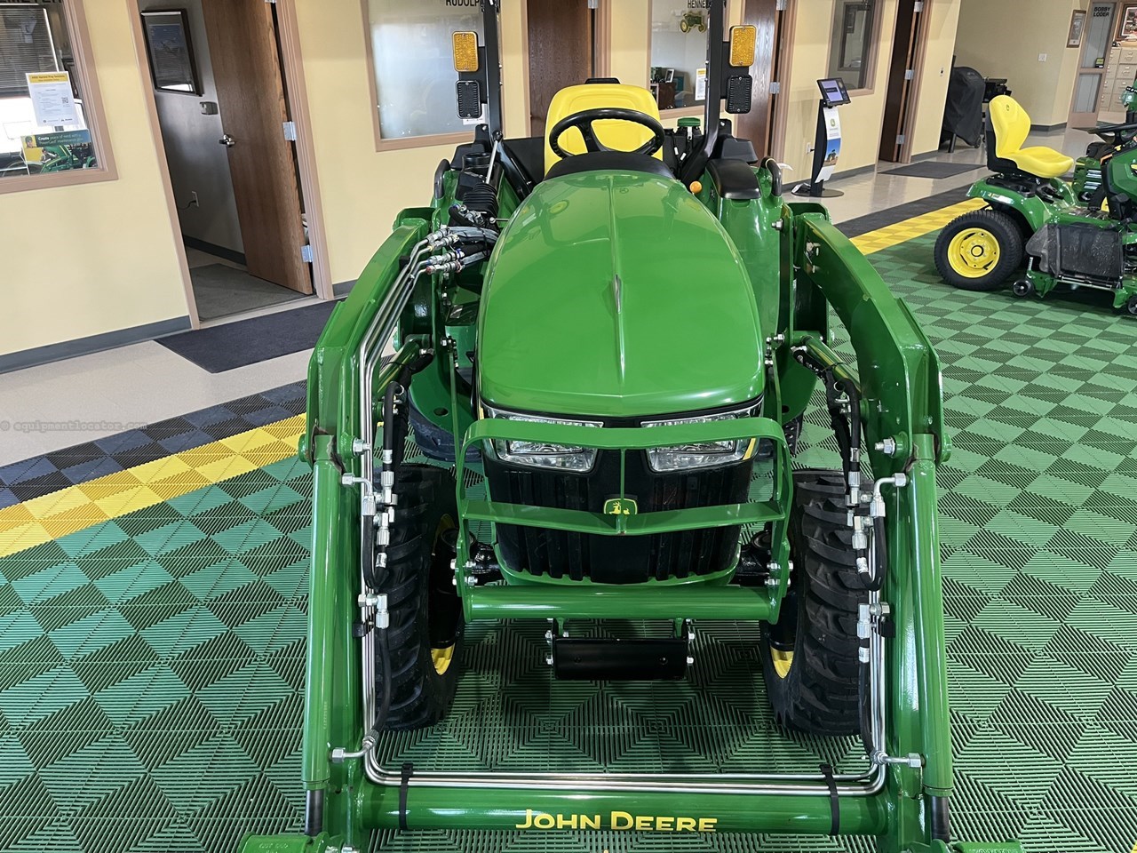 2023 John Deere 3025E Image 10
