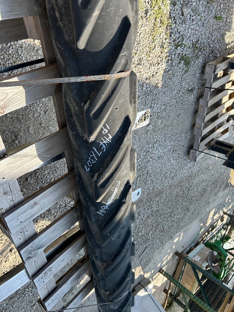 John Deere AXE76307  RUBBER ROTARY ROLL Image 2
