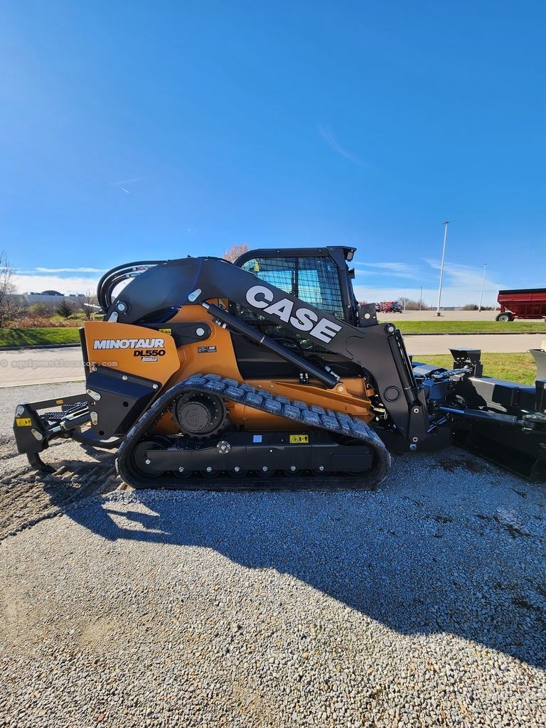 2025 Case DL550 Image 3