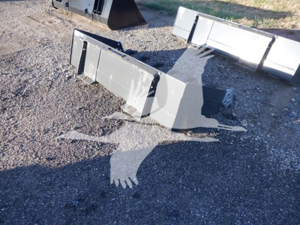 2023 New Holland NH 72'' BUCKET Image 3