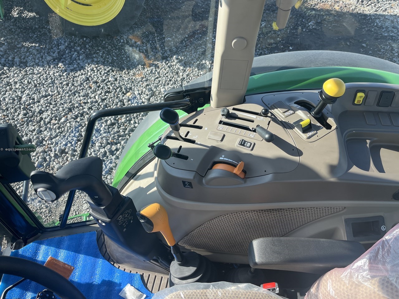 2024 John Deere 5075M Image 10