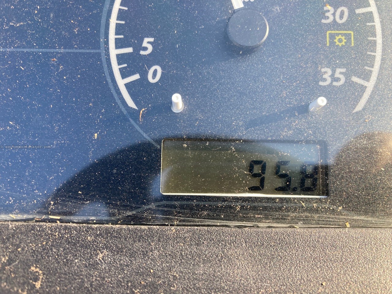 2021 John Deere 1025R Image 10