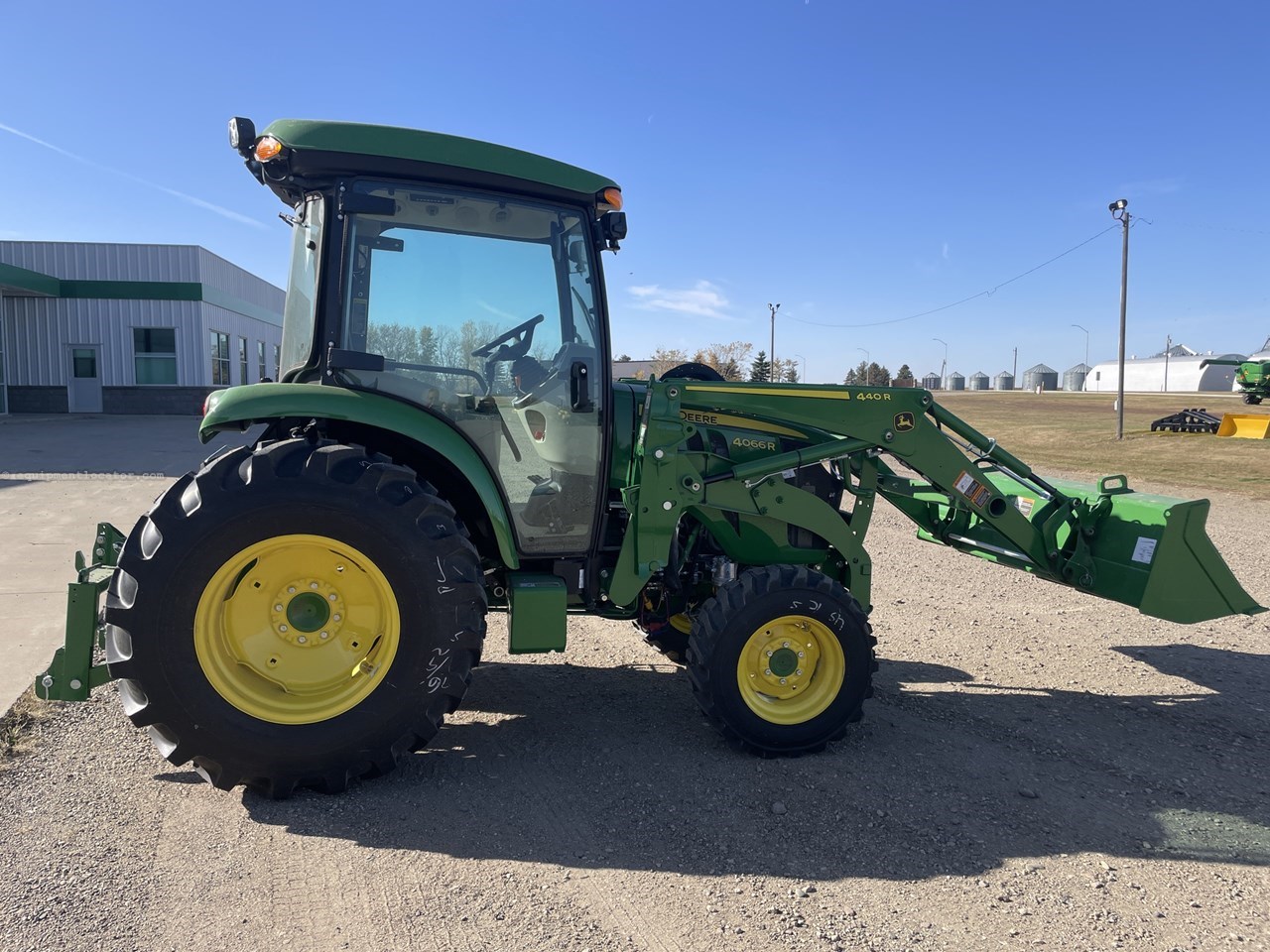 2024 John Deere 4066R Image 10