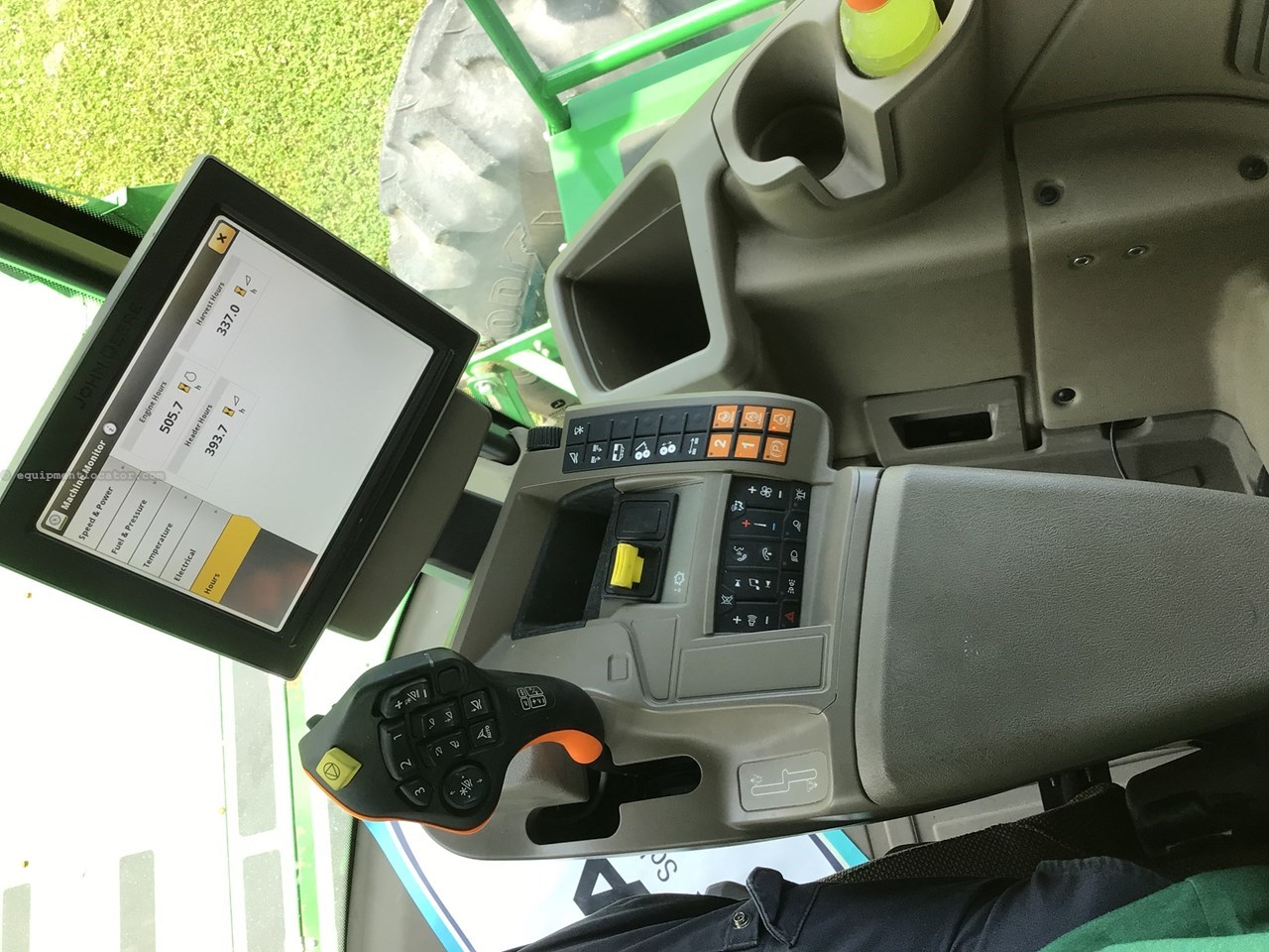 2022 John Deere W260 Image 9