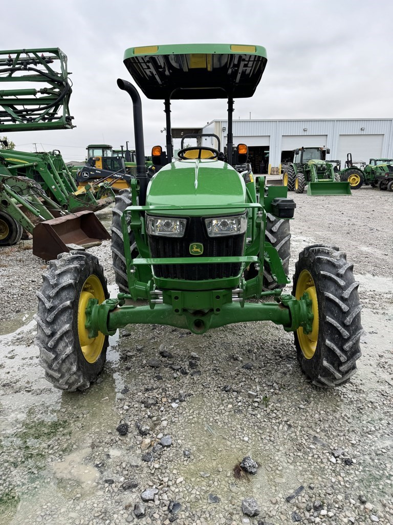 2022 John Deere 5055E Image 10
