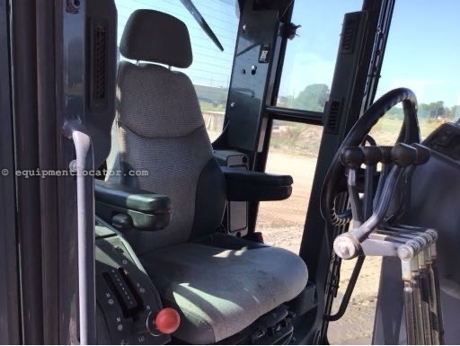 2016 John Deere 770G Image 10