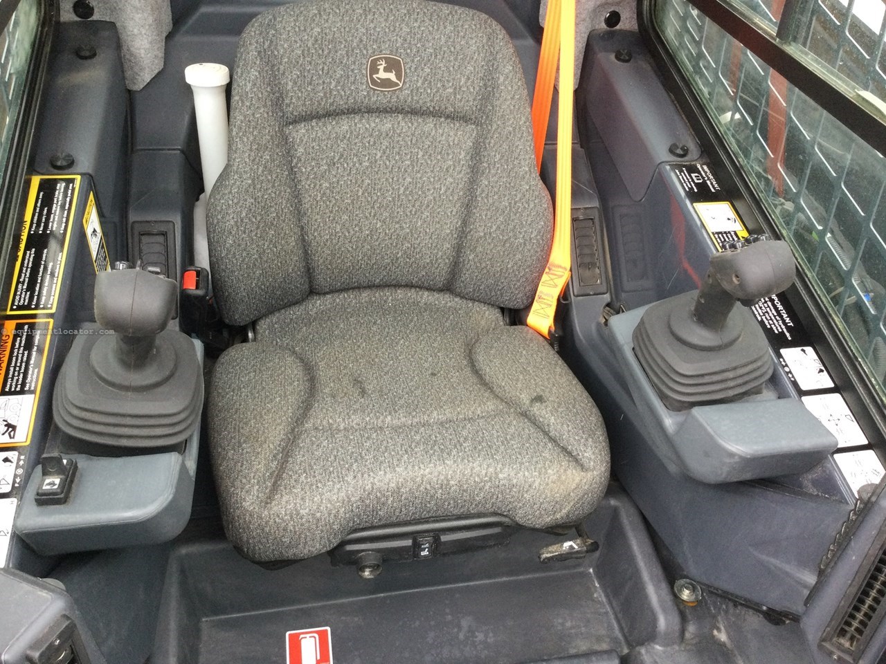 2023 John Deere 333G Image 28