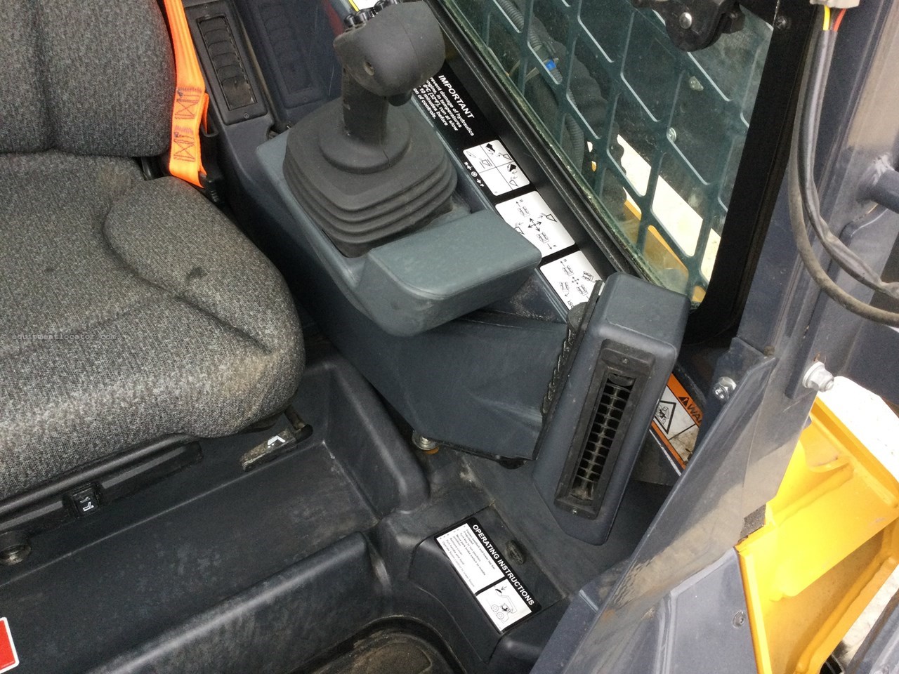 2023 John Deere 333G Image 29