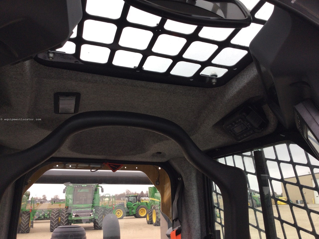 2023 John Deere 333G Image 33