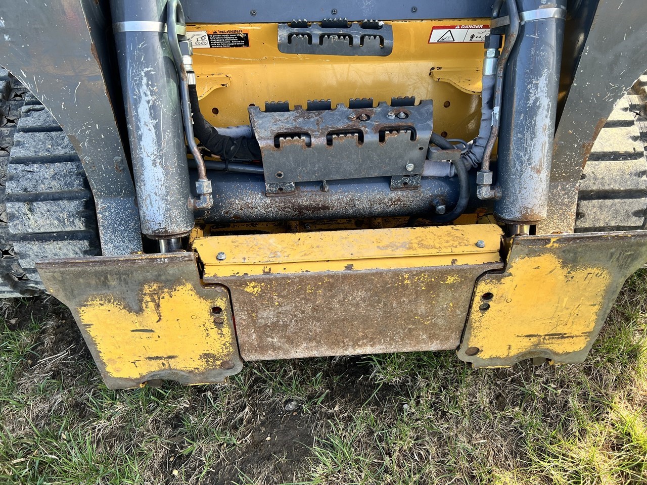 2019 John Deere 333G Image 10