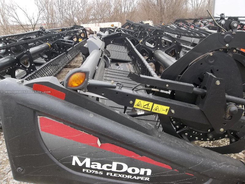 2014 MacDon FD75 35' Image 10