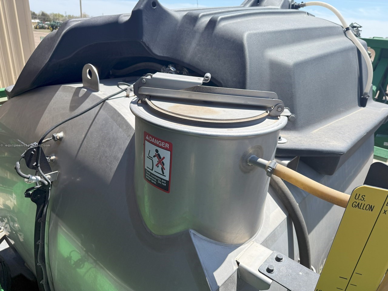 2023 John Deere 412R Image 10