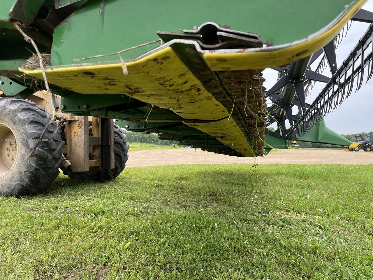 2018 John Deere 620F Image 10