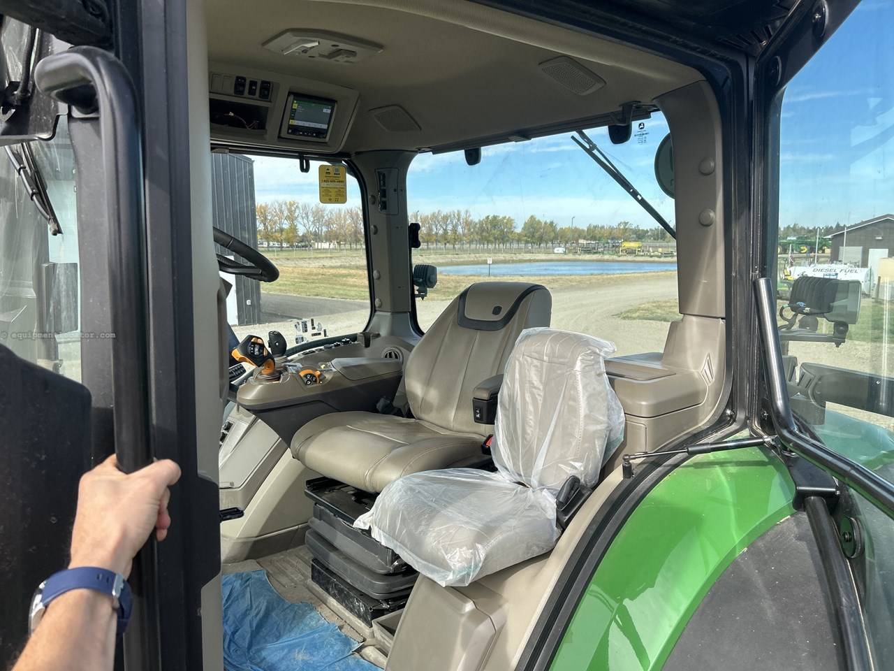 2024 John Deere 7R 310 Image 10