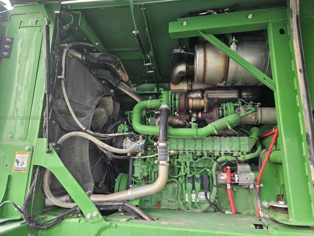 2022 John Deere W260R Image 28