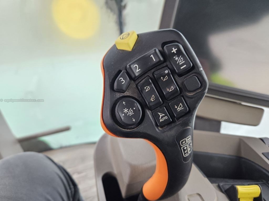 2022 John Deere W260R Image 36