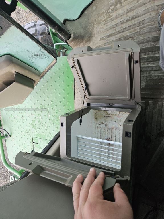 2022 John Deere W260R Image 46