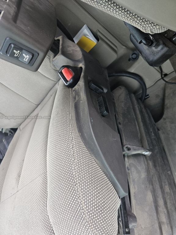 2022 John Deere W260R Image 48