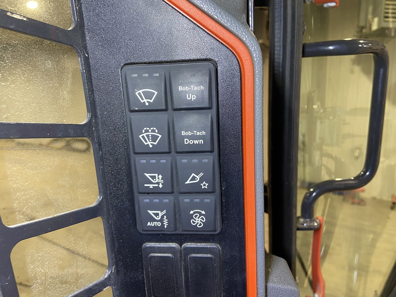 2020 Bobcat T76 Image 10