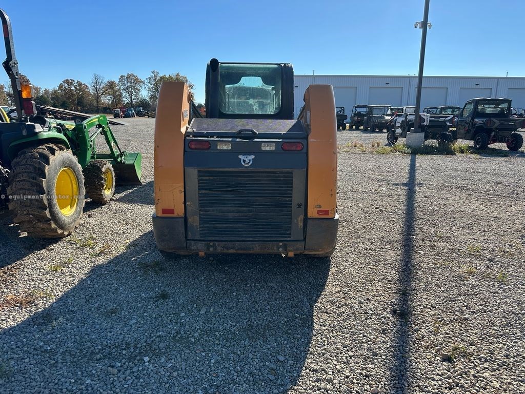 2017 Case SR240 Image 4
