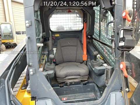 2023 John Deere 333G Image 10
