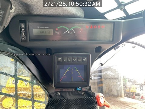 2023 John Deere 333G Image 10